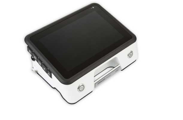 Löwenstein LUISA solunum ventilatör ve HFT tedavi cihazı